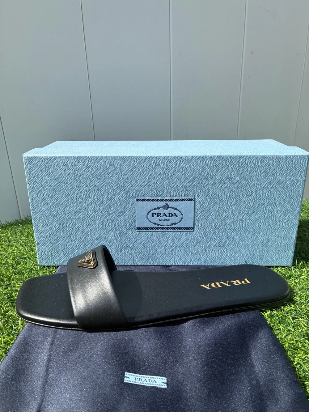 PRADA SLIDE SANDAL MULE BLACK LEATHER WITH METAL TRIANGLE LOGO SZ 39 NEW
